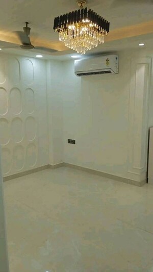 Room in 2 BHK Builder Floor at Malviya Nagar – for Rent