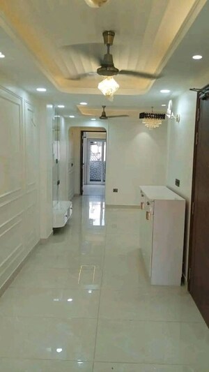 Room in 2 BHK Builder Floor at Malviya Nagar – for Rent