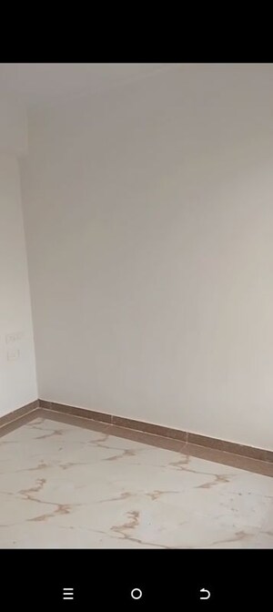 Room in 3 BHK Apartment at Eldeco Mystic Greens, Omicron I Greater Noida – for Rent