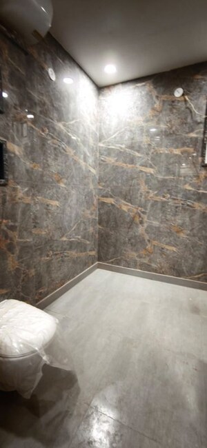 Room in 4 BHK Builder Floor at Green Fields Colony – for Rent