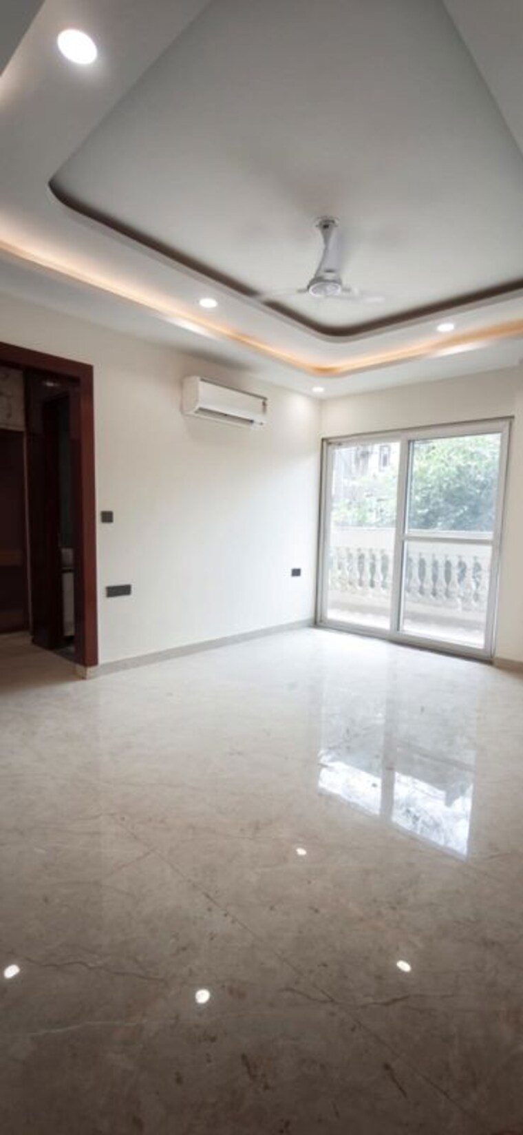 Room, green fields colony 4 Bedroom 300 Sq.Yd. Builder Floor In Green Fields Colony Faridabad 10618511