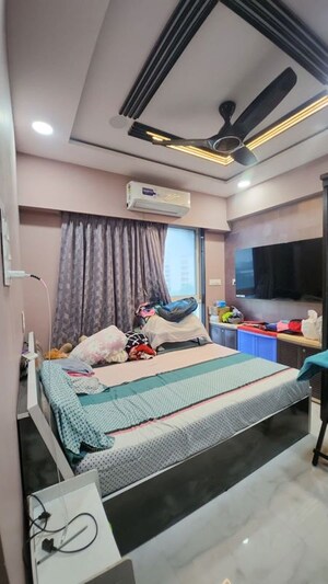 Bedroom in 2 BHK Apartment at Vakola – for Rent