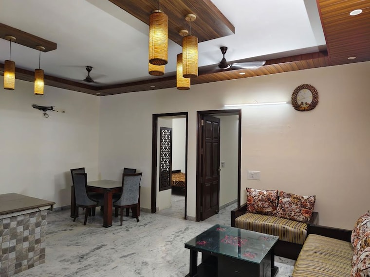 Living Room, vip road 3 Bedroom 150 Sq.Yd. Builder Floor In Vip Road Zirakpur 10618509