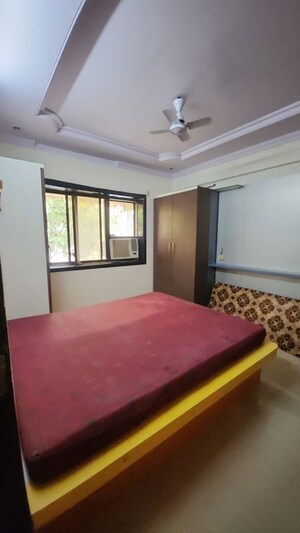 Bedroom in 2 BHK Apartment at Vakola – for Rent