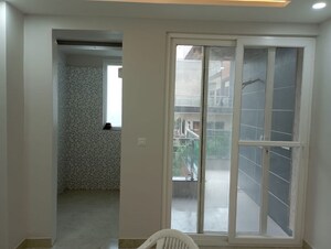 Building Lobby in 3 BHK Builder Floor at Palam Vihar – for Rent