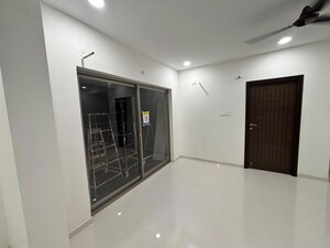 Room in 2.5 BHK Apartment at Frontline Seven, Kokapet – for Rent