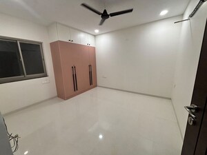 Room in 2.5 BHK Apartment at Frontline Seven, Kokapet – for Rent