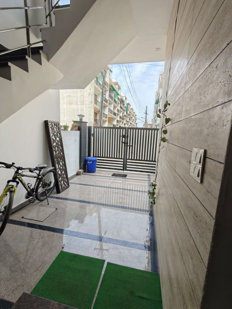 Balcony, bhabat 2 Bedroom 125 Sq.Yd. Villa In Bhabat Zirakpur 10618524