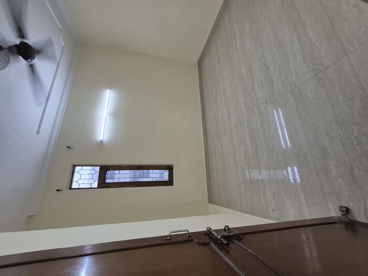 undefined, mayur vihar 2.5 Bedroom 900 Sq.Ft. Apartment In Mayur Vihar Delhi 10618529