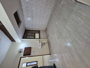 Bathroom in 2.5 BHK Apartment at Mayur Vihar – for Rent