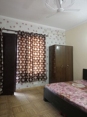 Bedroom in 3 BHK Builder Floor at Sector 21 – for Rent