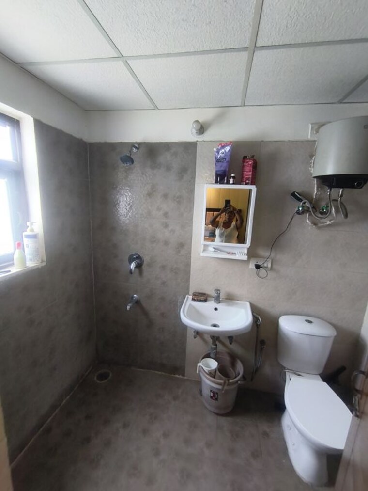Bathroom, gazipur 2 Bedroom 1120 Sq.Ft. Apartment In Gazipur Zirakpur 10618546