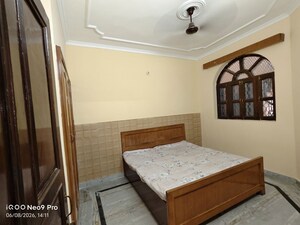 Furnished Amenities in 3 BHK Builder Floor at Sector 21 – for Rent