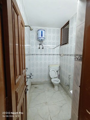 Bathroom in 3 BHK Builder Floor at Sector 21 – for Rent