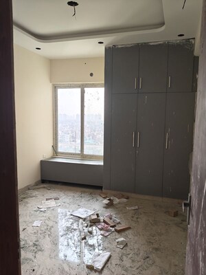 Room in 3.5 BHK Apartment at Sikka Kimaantra Greens, Sector 79 – for Rent