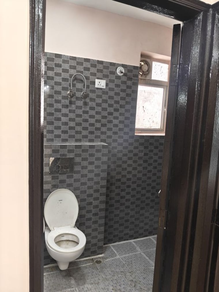 Bathroom, sikka-kimaantra-greens 3.5 Bedroom 1695 Sq.Ft. Apartment In Sector 79 Noida 10618464