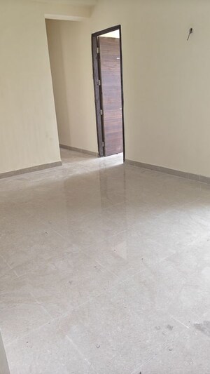 Room in 3.5 BHK Apartment at Sikka Kimaantra Greens, Sector 79 – for Rent