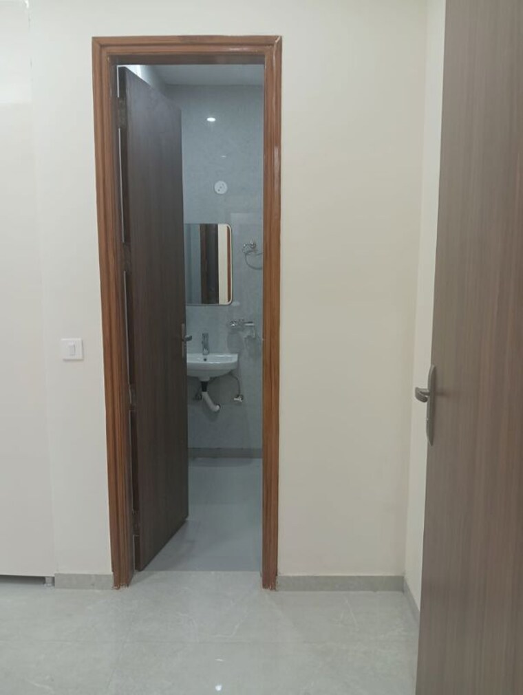 undefined, sector 22 2 Bedroom 200 Sq.Yd. Builder Floor In Sector 22 Gurgaon 10618567