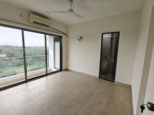 Room in 1 BHK Apartment at Conwood Astoria, Goregaon East – for Rent