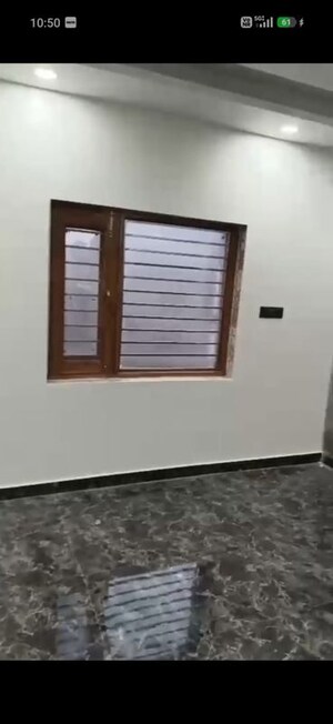 Room in 4 BHK Builder Floor at Green Fields Colony – for Rent