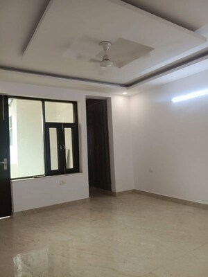 Room in 4 BHK Builder Floor at Green Fields Colony – for Rent