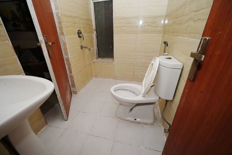 Bathroom, supertech-ecociti 2.5 Bedroom 1295 Sq.Ft. Apartment In Sector 137 Noida 10618581