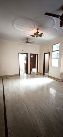 3 BHK Builder Floor For Rent in Green Fields Colony
