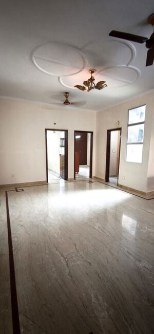 3 BHK Builder Floor For Rent in Green Fields Colony