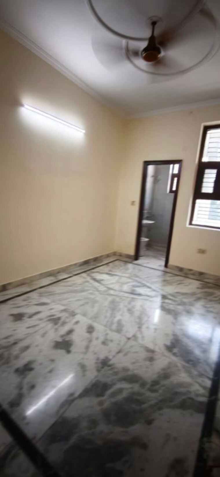 Room, green fields colony 3 Bedroom 150 Sq.Yd. Builder Floor In Green Fields Colony Faridabad 10618587