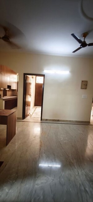 Room in 3 BHK Builder Floor at Green Fields Colony – for Rent
