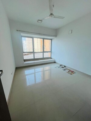Room in 4 BHK Apartment at DB Woods, Goregaon East – for Rent