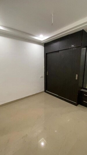 Room in 3 BHK Apartment at NK Savitry Enclave, Vip Road – for Rent