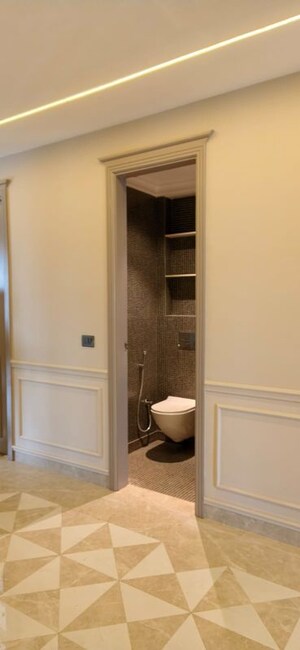 Bathroom in 4 BHK Builder Floor at Green Fields Colony – for Rent