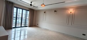 Room in 4 BHK Builder Floor at Green Fields Colony – for Rent