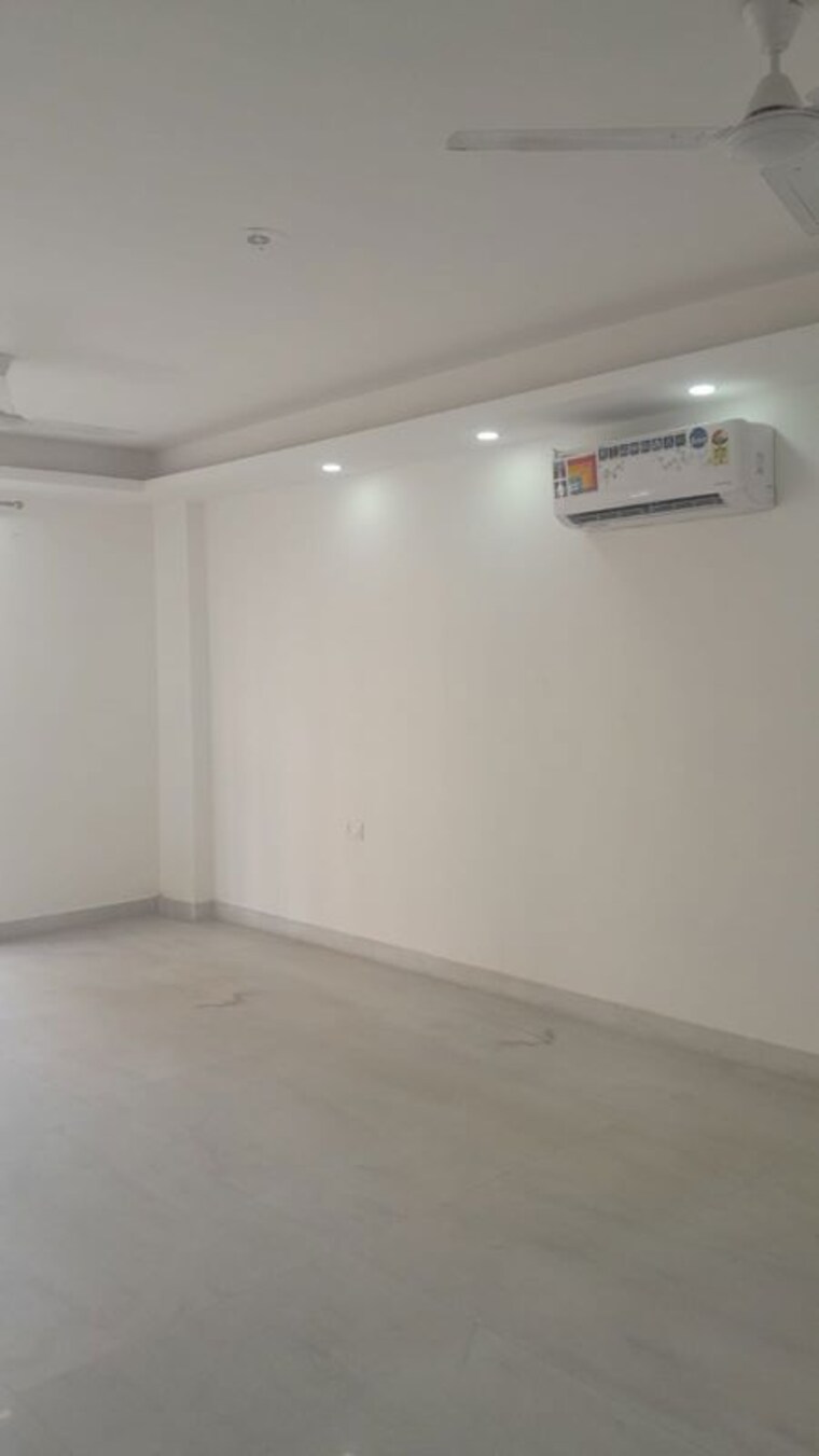 Room, unitech-south-city-ii 3 Bedroom 1650 Sq.Ft. Builder Floor In Sector 50 Gurgaon 10618609