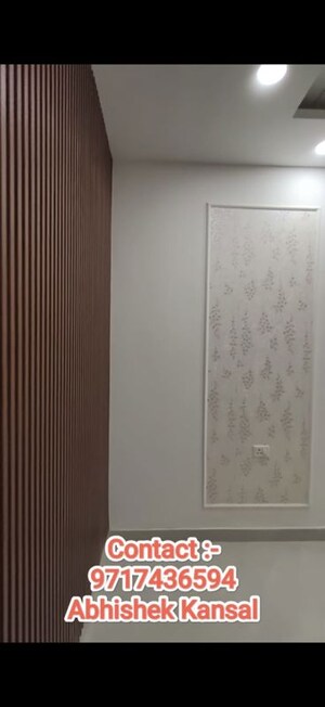 Room in 3 BHK Builder Floor at Green Fields Colony – for Rent