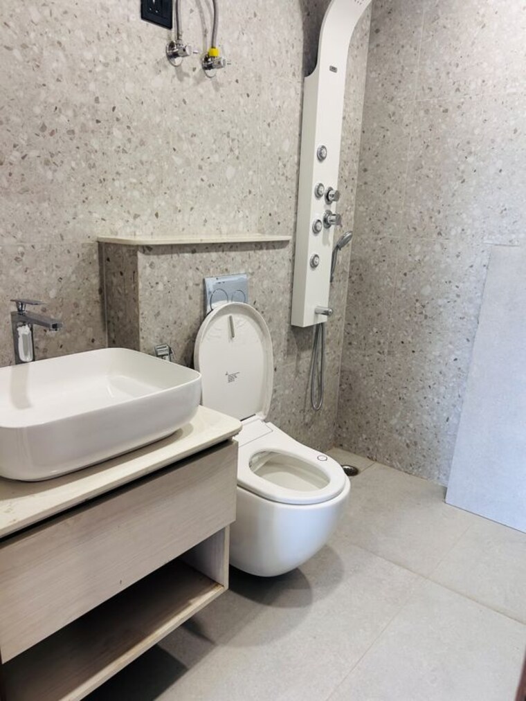 Bathroom, prateek-grand-begonia 2 Bedroom 1075 Sq.Ft. Apartment In Siddharth Vihar Ghaziabad 10618631