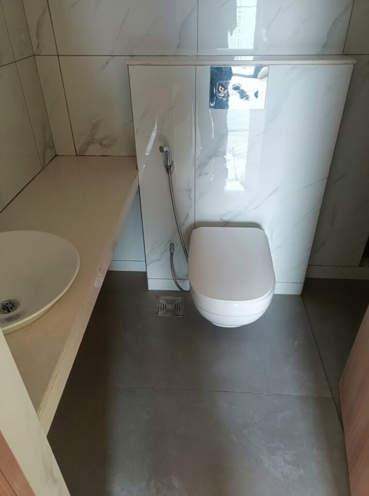 Bathroom, raymond-the-address 3 Bedroom 980 Sq.Ft. Apartment In Pokhran Road No Two Thane 10618650