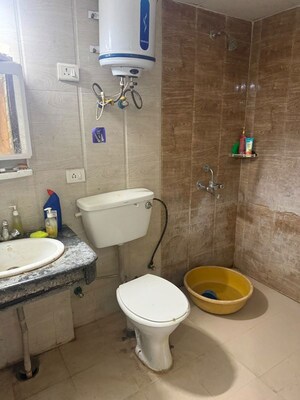 Bathroom in 2.5 BHK Apartment at Nimbus Express Park View - II, Chi V Greater Noida – for Sale