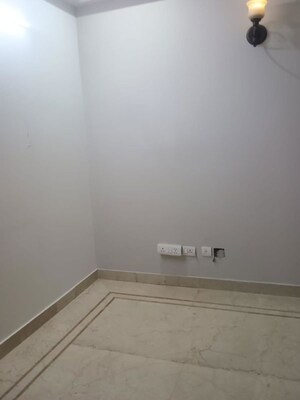 Room in 4 BHK Builder Floor at Kailash Colony – for Sale