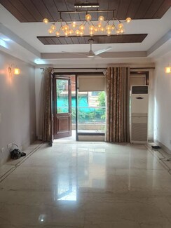 4 BHK + Servant Room Builder Floor For Sale in Kailash Colony