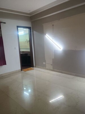 Room in 4 BHK Builder Floor at Kailash Colony – for Sale
