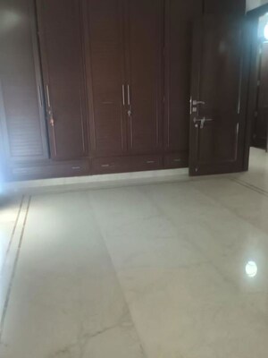 Room in 4 BHK Builder Floor at Kailash Colony – for Sale