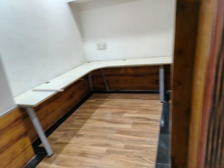 Room, sector 3 Commercial Office Space 2000 Sq.Ft. In Sector 3 Noida 10618647