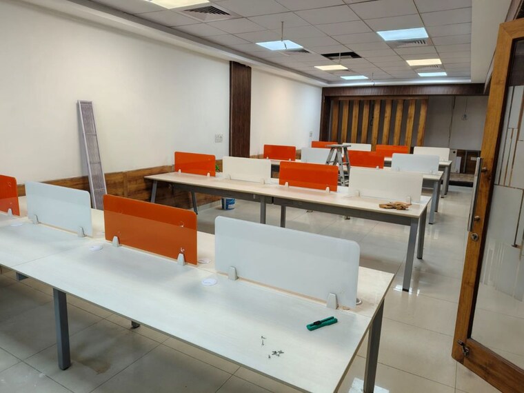 Team Area, sector 3 Commercial Office Space 2000 Sq.Ft. In Sector 3 Noida 10618647