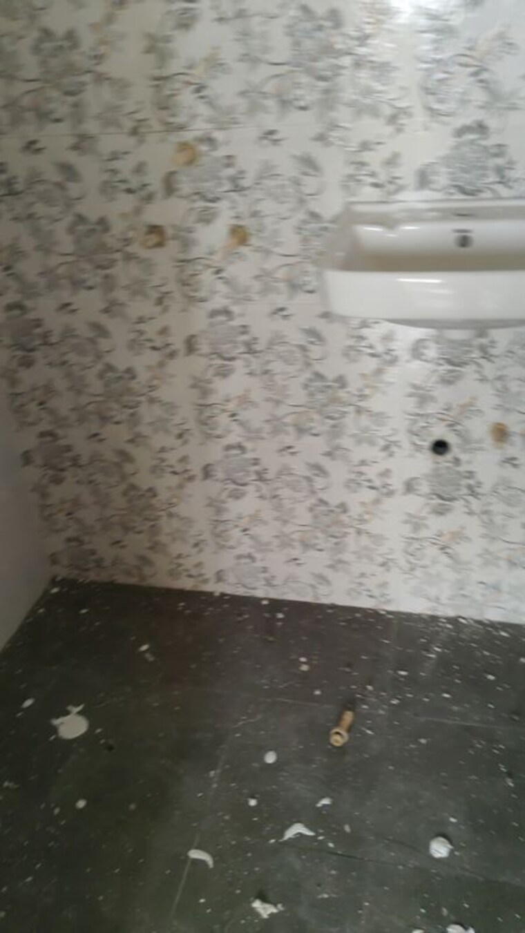 Bathroom, vijay-lenyadri-chs 1 Bedroom 450 Sq.Ft. Apartment In Kurla East Mumbai 10618648
