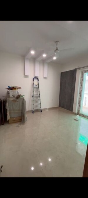 Living Room in 3 BHK Builder Floor at Green Fields Colony – for Rent