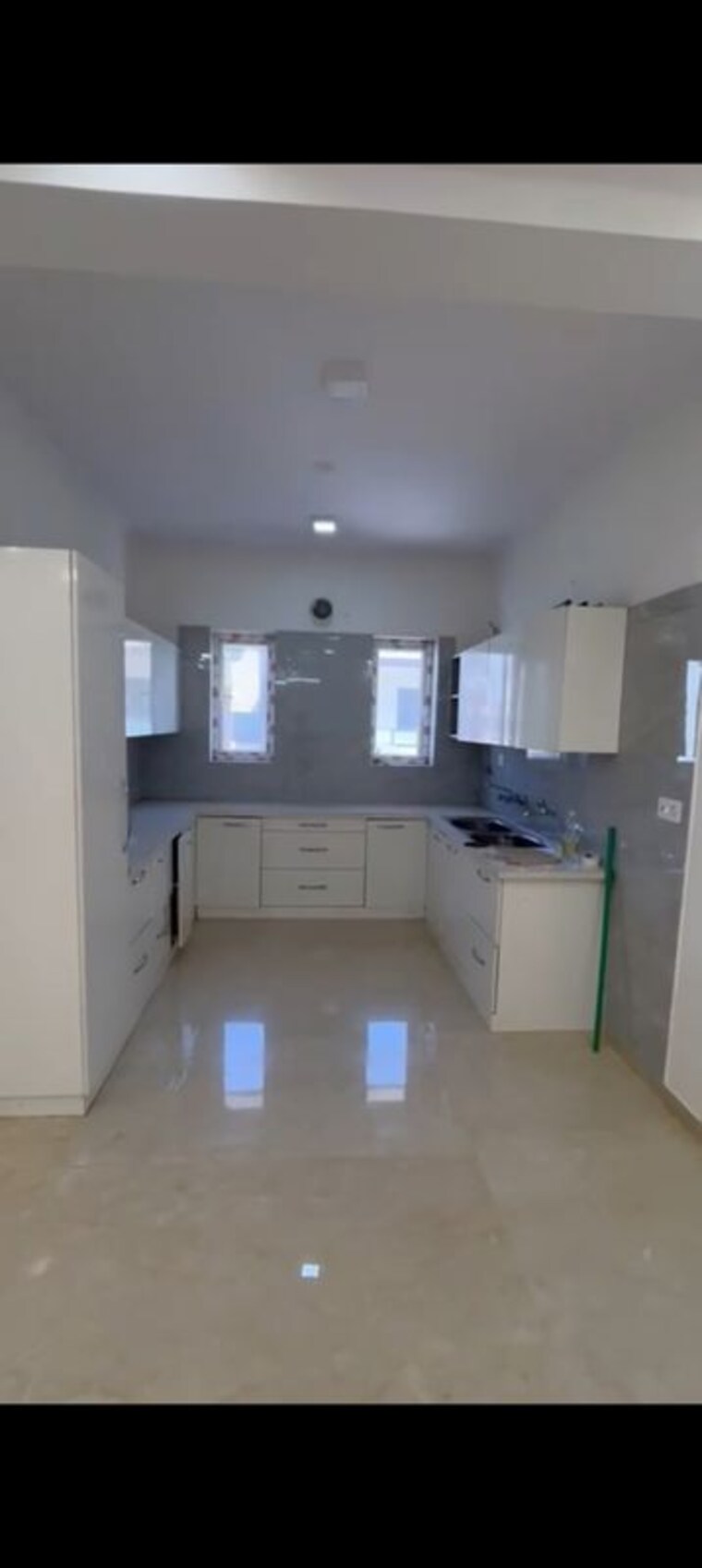 Kitchen, green fields colony 3 Bedroom 200 Sq.Yd. Builder Floor In Green Fields Colony Faridabad 10618666