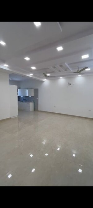 3 BHK Builder Floor For Rent in Green Fields Colony