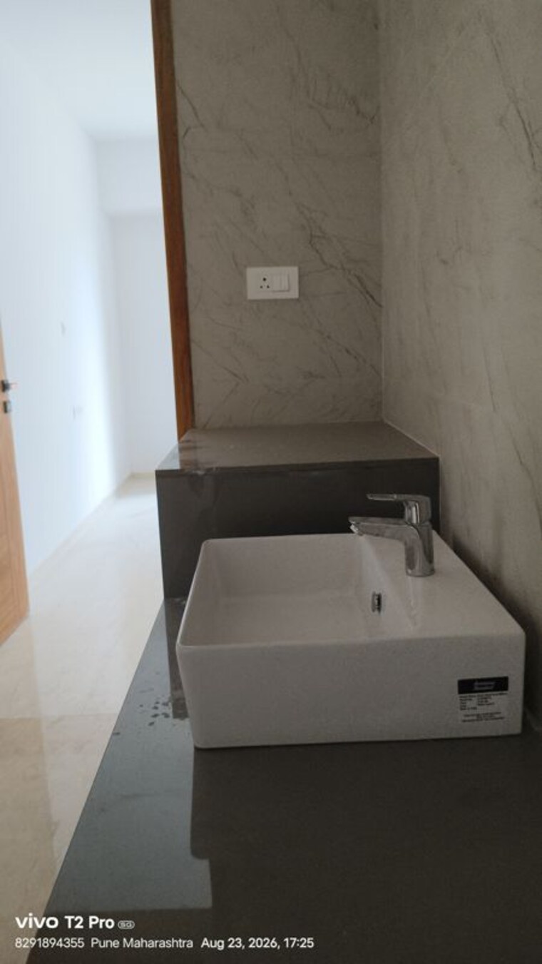 Bathroom, northcape-venicia 3 Bedroom 1600 Sq.Ft. Apartment In Baner Pune 10618677